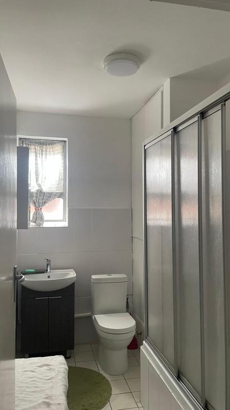 To Let 2 Bedroom Property for Rent in Oakdale Western Cape